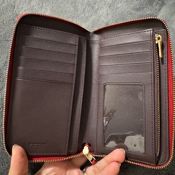 Coach medium pebbled leather ID Zip Wallet - Picture 3 of 5